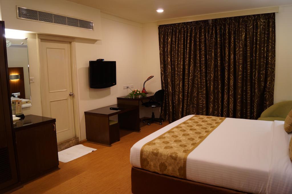 Hotel Budhil Park Visakhapatnam Exterior photo